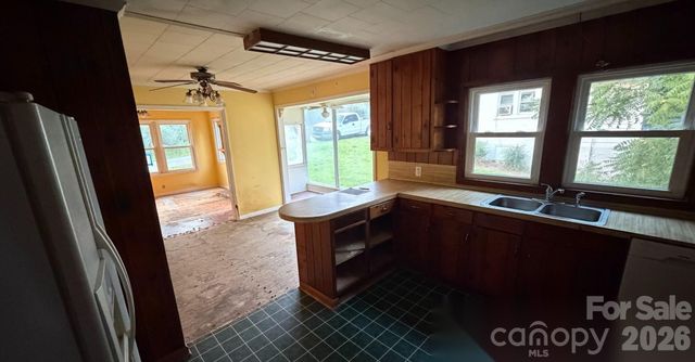 803 S Grove Street, Lincolnton, NC 28092