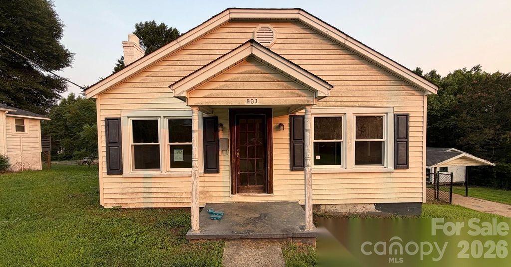 803 S Grove Street, Lincolnton, NC 28092