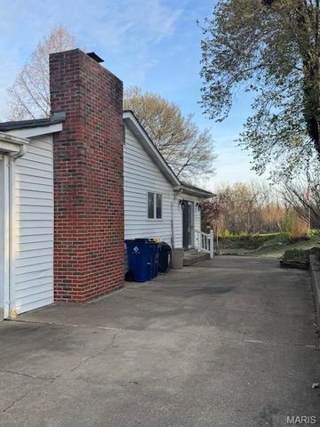 1105 James Street, Washington, MO 63090