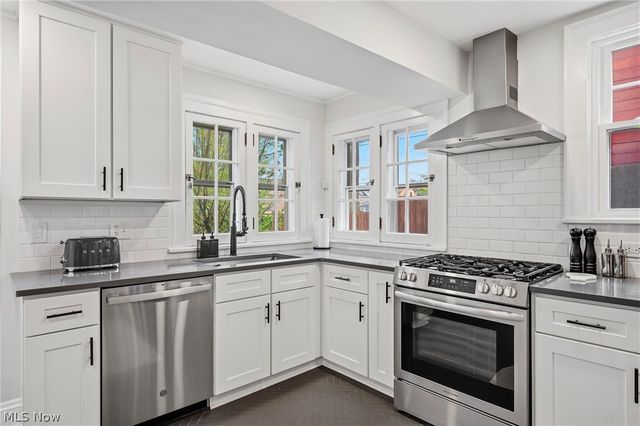 3141 Coleridge Road, Cleveland Heights, OH 44118