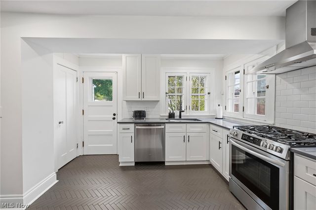 3141 Coleridge Road, Cleveland Heights, OH 44118