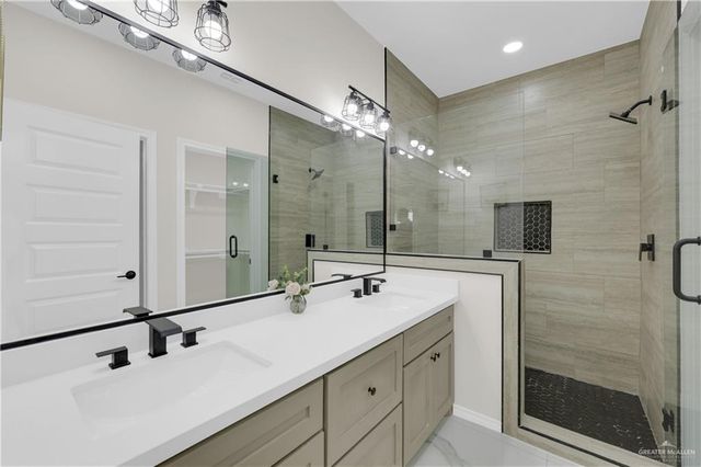 309 Leon Avenue, Elsa, TX 78543