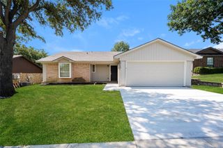 6520 N Park Drive, Watauga, TX 76148