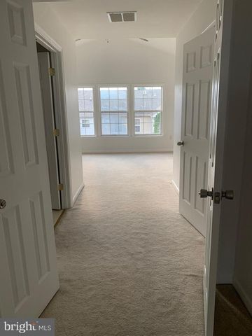 61 QUARTZ RD, Martinsburg, WV 25404
