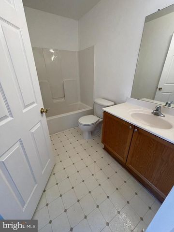 61 QUARTZ RD, Martinsburg, WV 25404