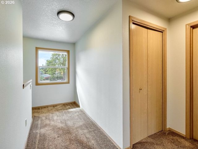 1048 BIRCHWOOD Dr, Oregon City, OR 97045