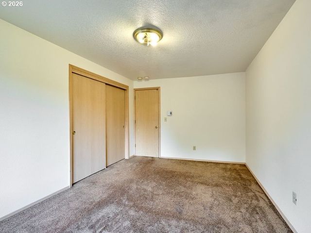 1048 BIRCHWOOD Dr, Oregon City, OR 97045