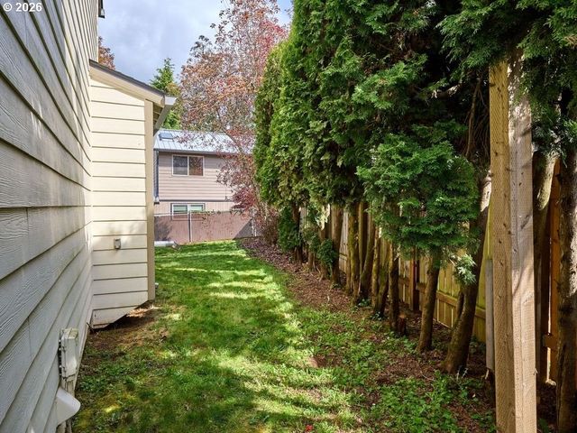 1048 BIRCHWOOD Dr, Oregon City, OR 97045