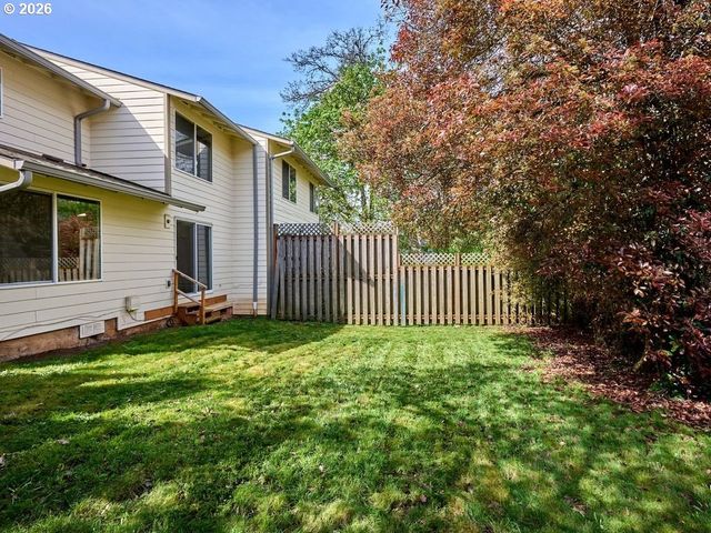 1048 BIRCHWOOD Dr, Oregon City, OR 97045