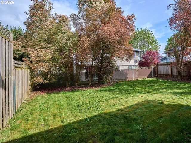 1048 BIRCHWOOD Dr, Oregon City, OR 97045