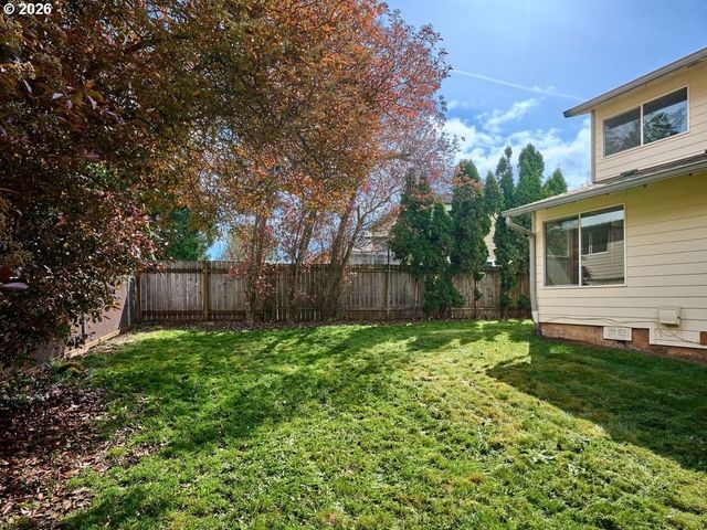 1048 BIRCHWOOD Dr, Oregon City, OR 97045