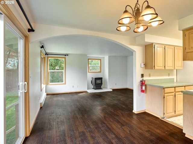 1048 BIRCHWOOD Dr, Oregon City, OR 97045