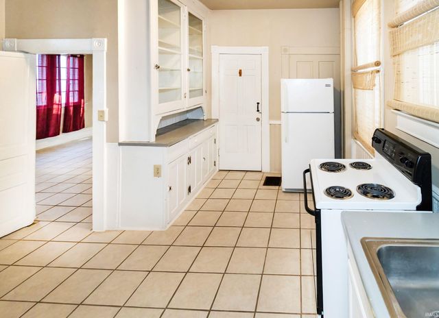 817 SE Riverside Drive, Evansville, IN 47713