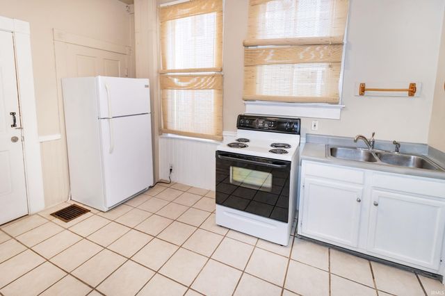 817 SE Riverside Drive, Evansville, IN 47713