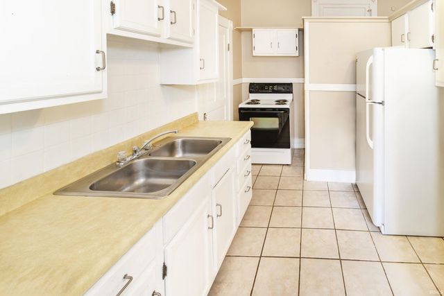 817 SE Riverside Drive, Evansville, IN 47713