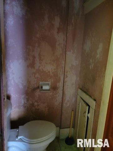 101 S 6TH Street, Murphysboro, IL 62966