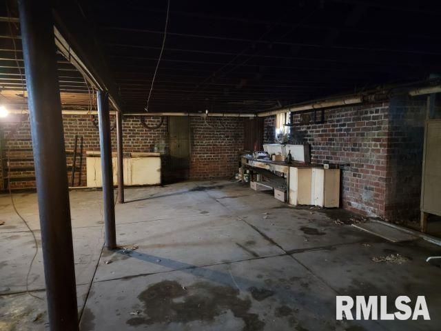 101 S 6TH Street, Murphysboro, IL 62966