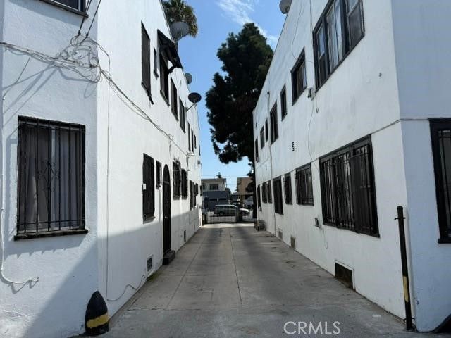 1127 W Martin Luther King Jr, Los Angeles, CA 90037