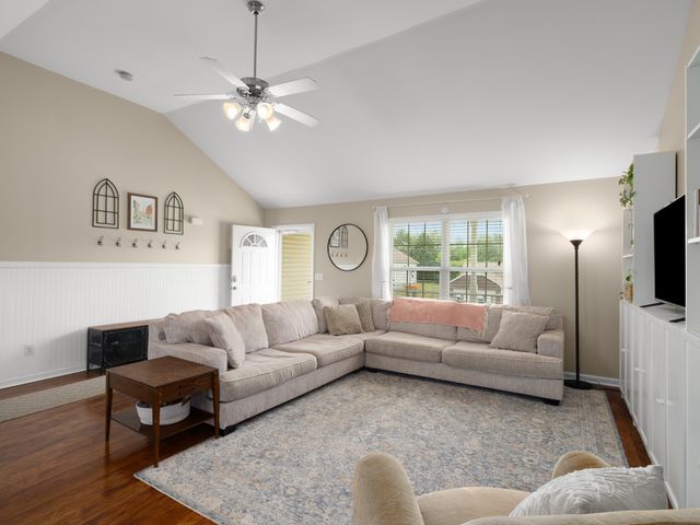 1908 Sheffield Ln, Columbia, TN 38401