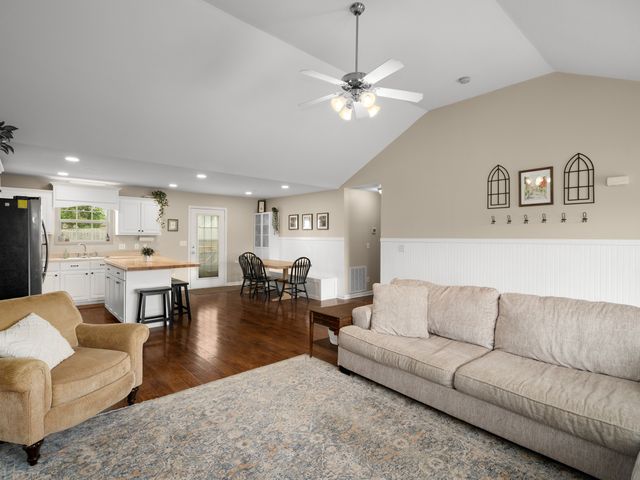 1908 Sheffield Ln, Columbia, TN 38401