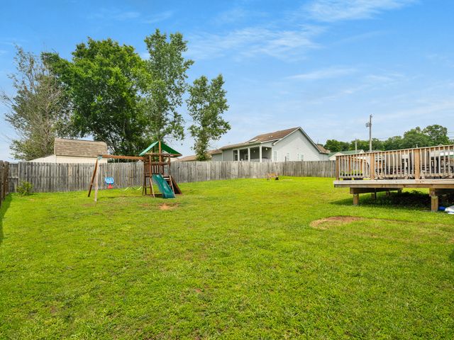 1908 Sheffield Ln, Columbia, TN 38401