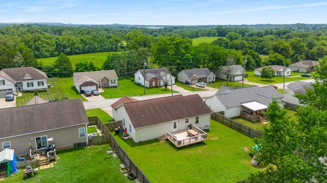 1908 Sheffield Ln, Columbia, TN 38401