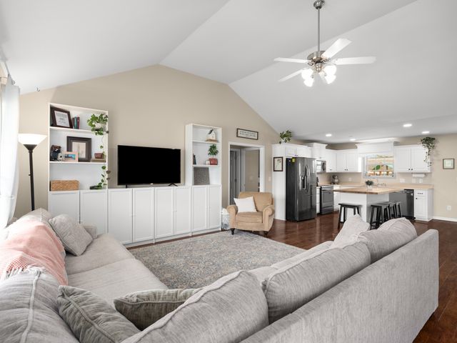 1908 Sheffield Ln, Columbia, TN 38401