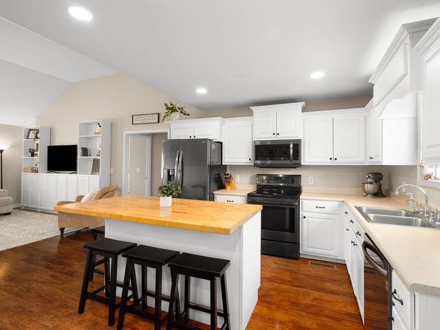 1908 Sheffield Ln, Columbia, TN 38401