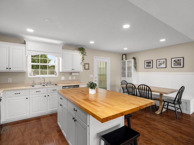 1908 Sheffield Ln, Columbia, TN 38401