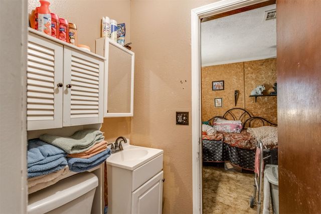 10700 NE 4th Street, Oklahoma City, OK 73130