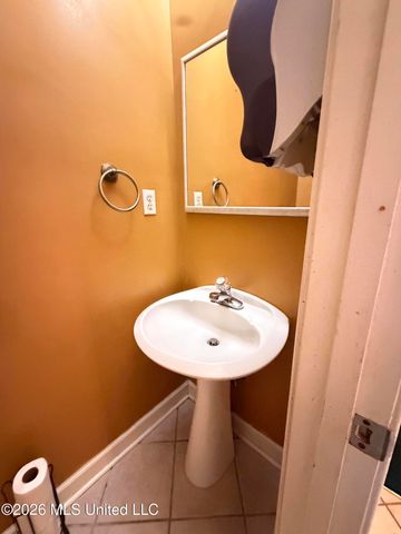 435 Village Parkway, Southaven, MS 38671