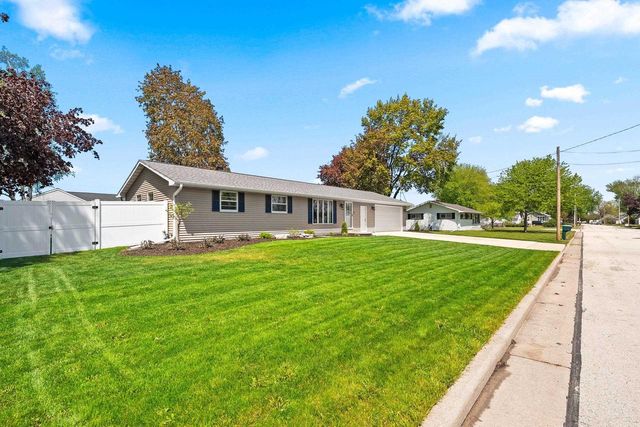 910 PARK STREET, Wrightstown, WI 54180