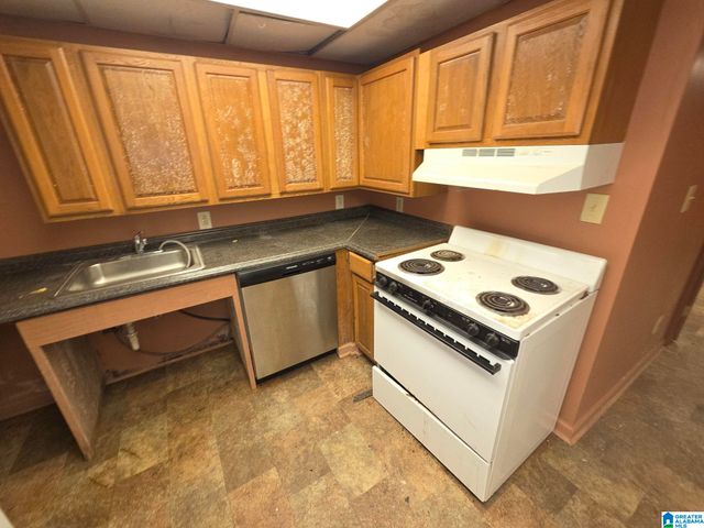 25 HILLVIEW LANE, Center Point, AL 35215