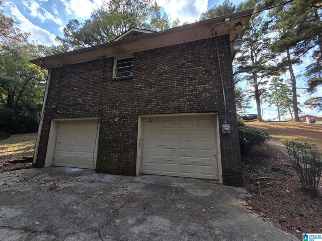 25 HILLVIEW LANE, Center Point, AL 35215