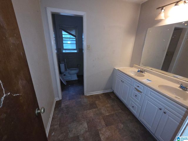 25 HILLVIEW LANE, Center Point, AL 35215