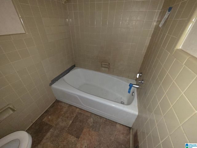 25 HILLVIEW LANE, Center Point, AL 35215