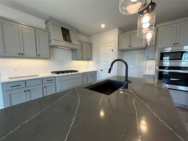 1313 Lighthorsemen Way, Choctaw, OK 73020
