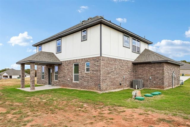 1313 Lighthorsemen Way, Choctaw, OK 73020