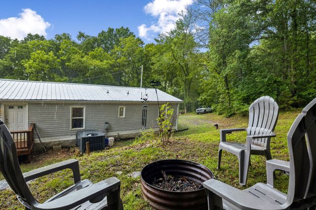 119 Dyer Branch Rd, Gordonsville, TN 38563