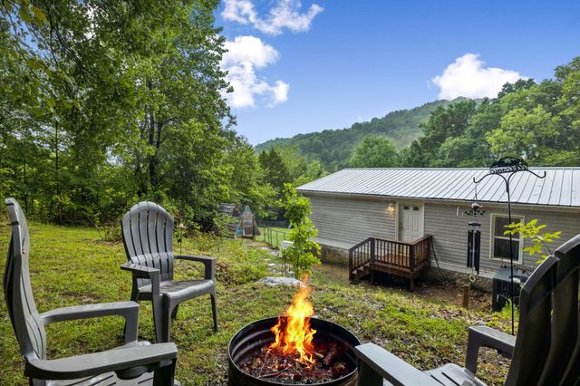119 Dyer Branch Rd, Gordonsville, TN 38563