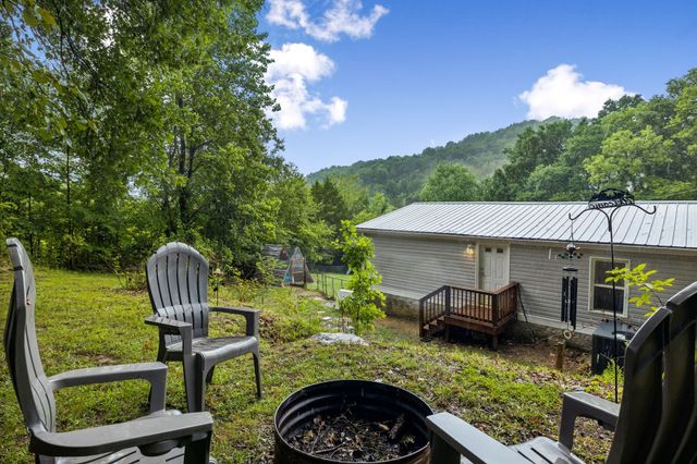 119 Dyer Branch Rd, Gordonsville, TN 38563