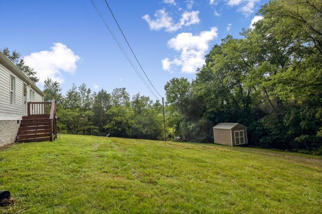 119 Dyer Branch Rd, Gordonsville, TN 38563