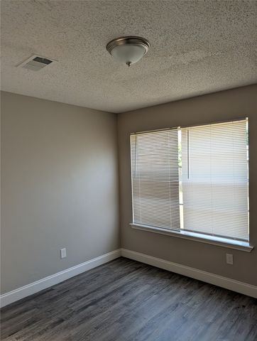 1116 Cindy Street, Crowley, TX 76036