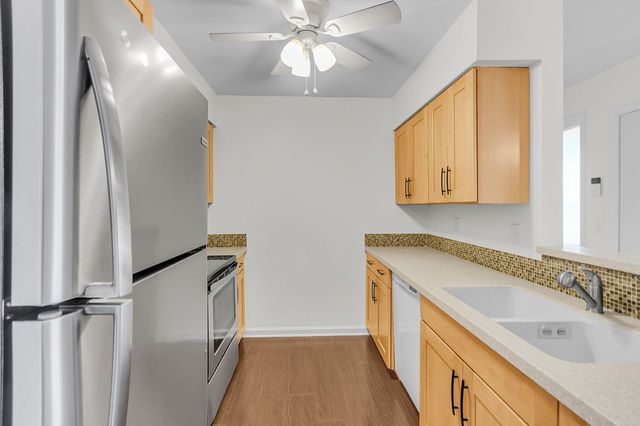 1054 Anna Knapp Boulevard 2e, Mount Pleasant, SC 29464