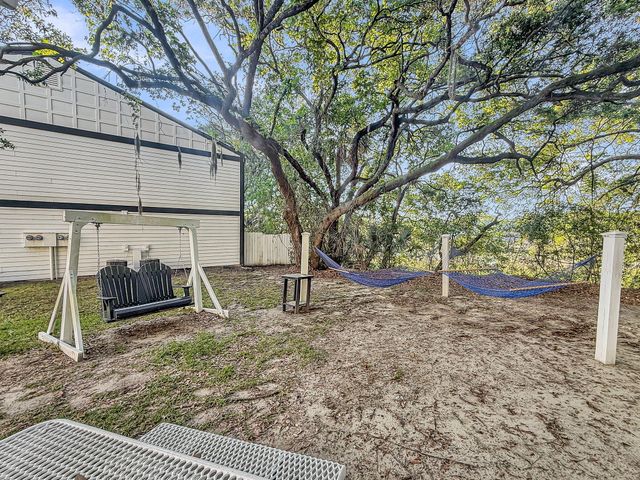 1054 Anna Knapp Boulevard 2e, Mount Pleasant, SC 29464
