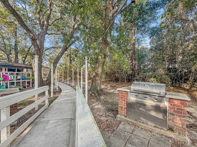 1054 Anna Knapp Boulevard 2e, Mount Pleasant, SC 29464
