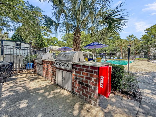 1054 Anna Knapp Boulevard 2e, Mount Pleasant, SC 29464