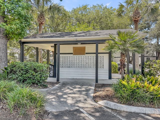 1054 Anna Knapp Boulevard 2e, Mount Pleasant, SC 29464