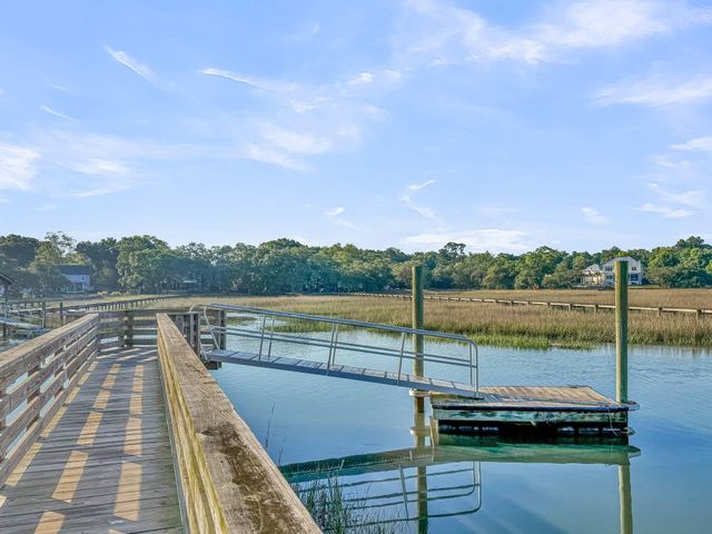1054 Anna Knapp Boulevard 2e, Mount Pleasant, SC 29464