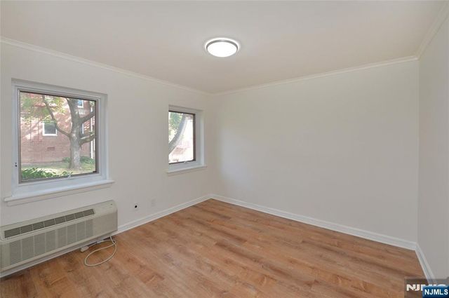 250 Oak H4, Ridgewood, NJ 07450